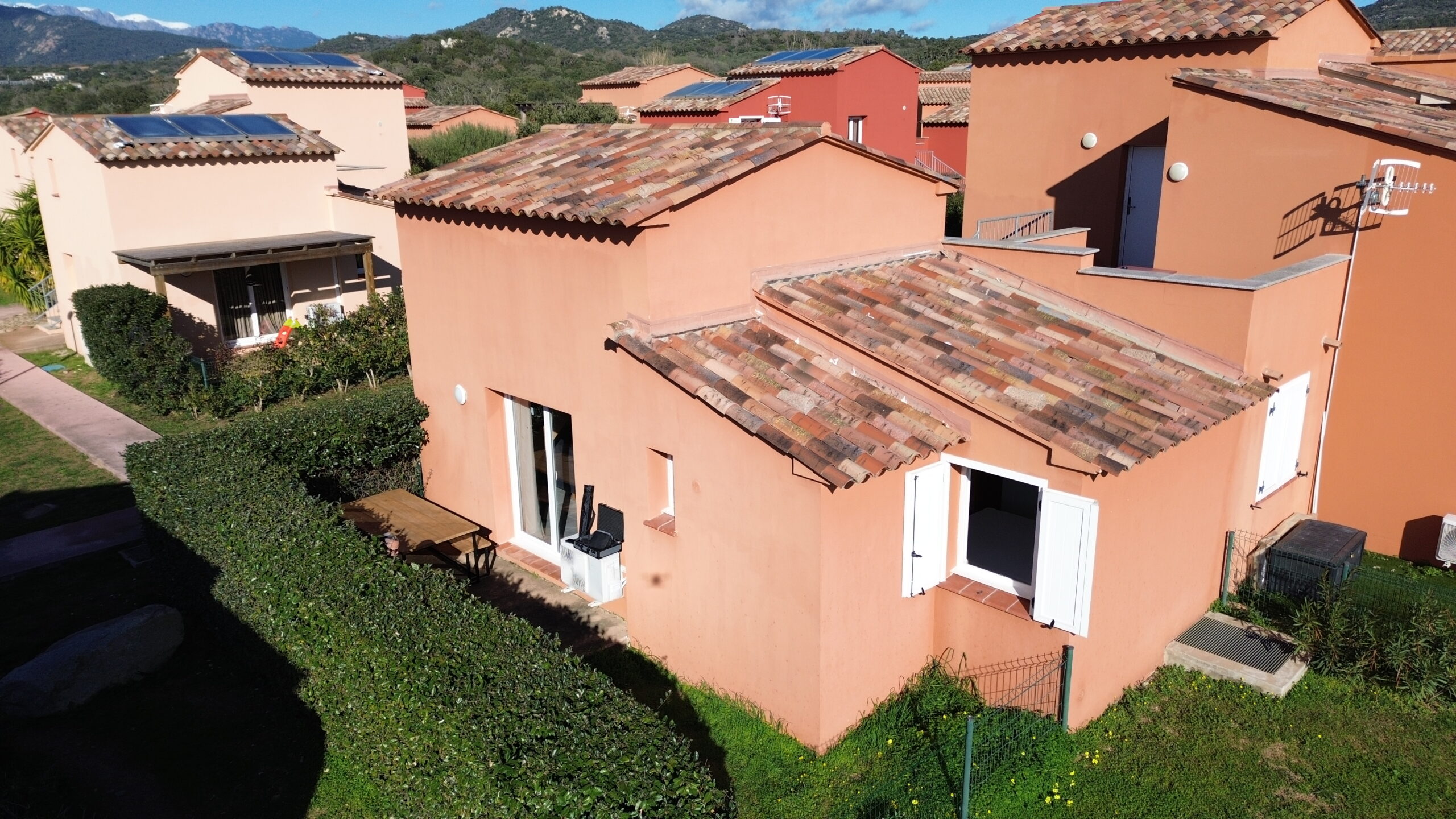 Vue aérienne façade villa