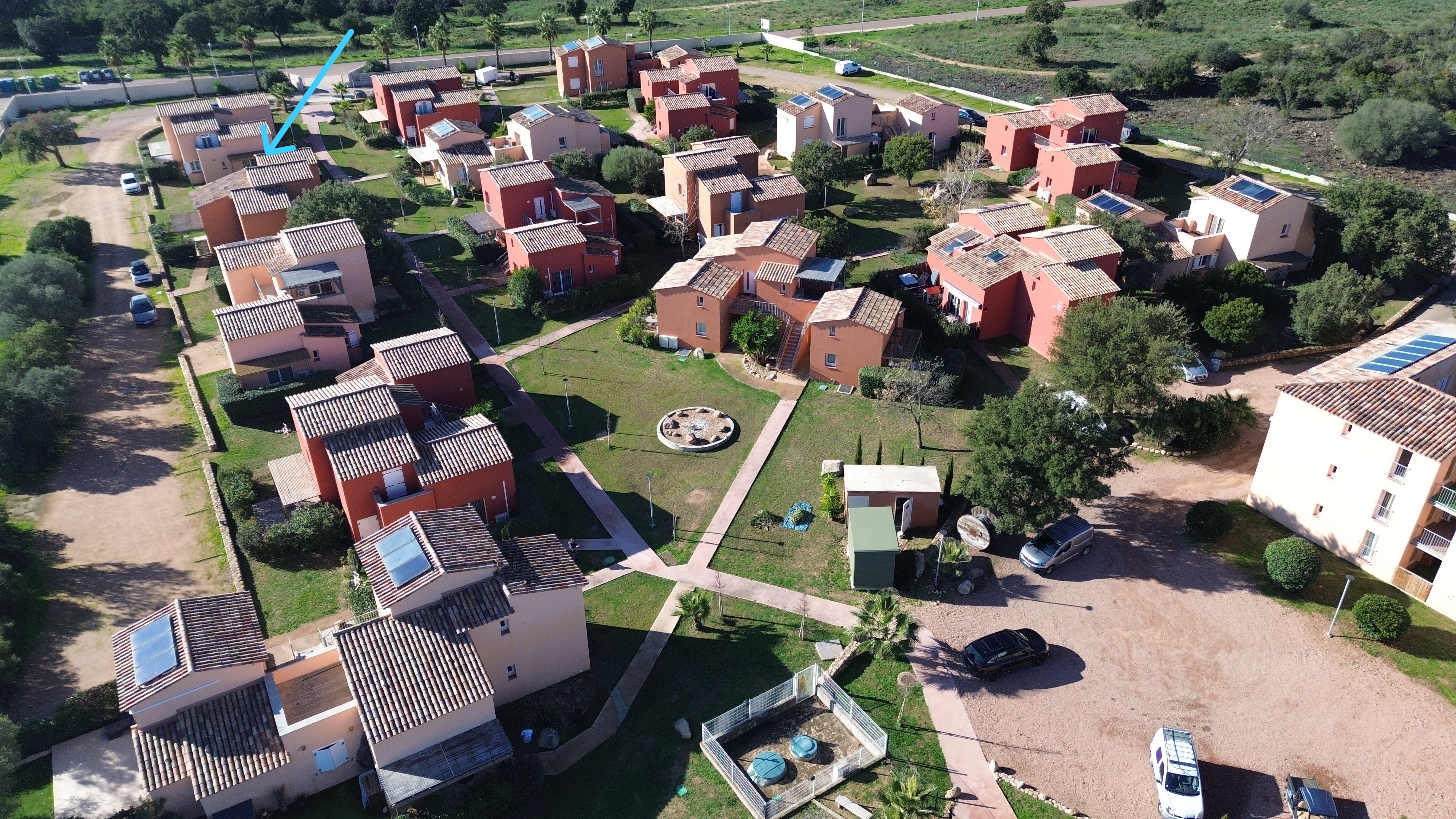 Vue drone ensemble de la résidence